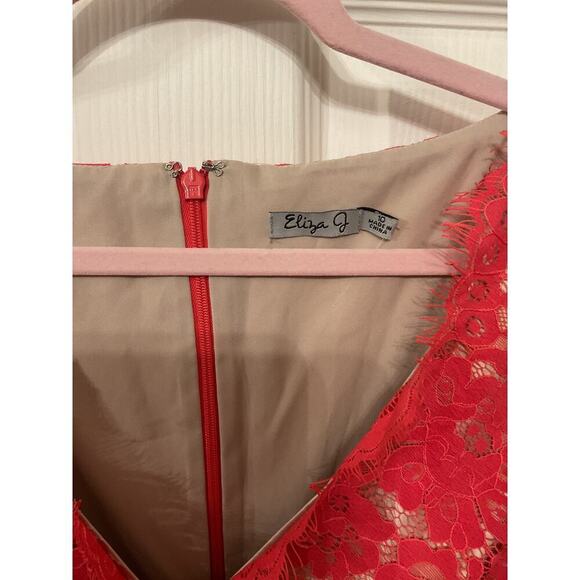 NWT Eliza J Coral Lace Cap Sleeve Surplice Neck Sheath Dress, sz 10 - Picture 7 of 8